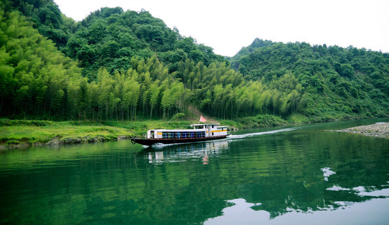 色彩绚丽的水上画廊 夷望溪位于湖南省常德市桃源县兴隆街乡夷望溪村