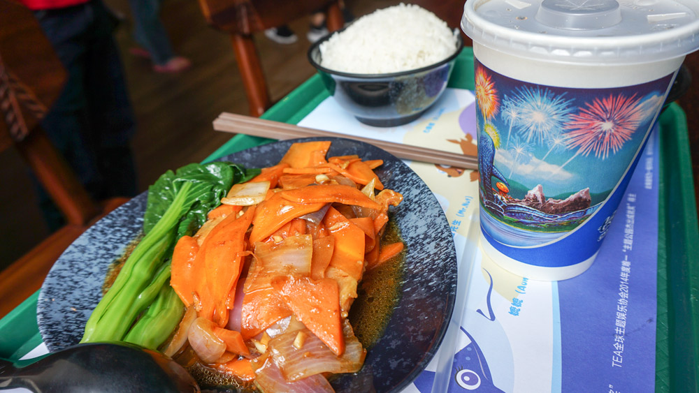 吞下一大碗白米饭图片